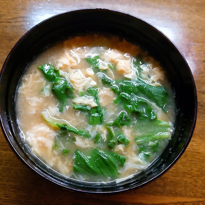 グリーンリーフと溶き卵の味噌汁